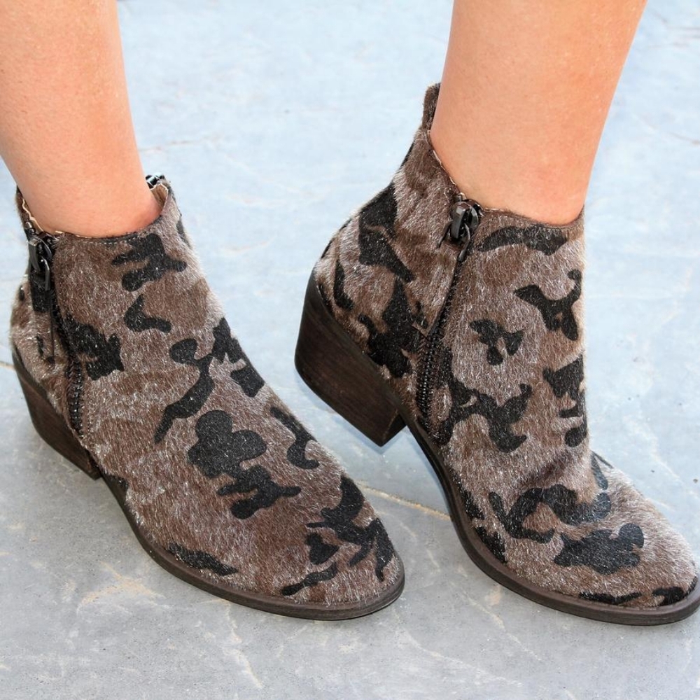 100% Faux Fur Booties